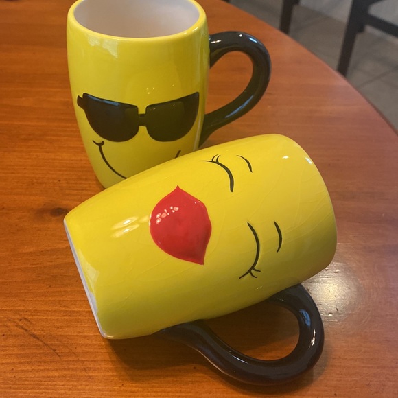 Cracker Barrel Smiley His & Her Yellow/Black Coffee Mugs - Set of 2 - SO CUTE 😎 - Picture 13 of 14